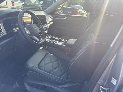 silver mist metallic 2026 Volkswagen Atlas 2.0T SE w/Technology