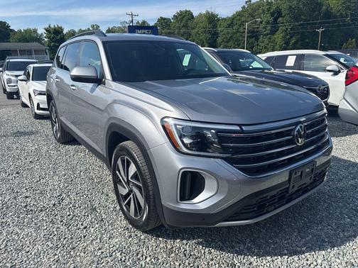silver mist metallic 2026 Volkswagen Atlas 2.0T SE w/Technology