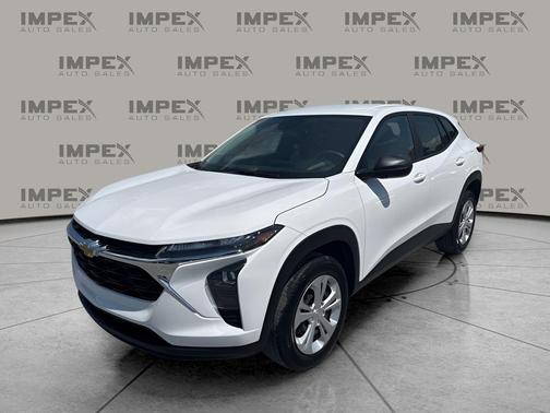 Summit White 2025 Chevrolet Trax LS
