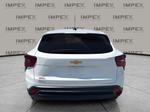Summit White 2025 Chevrolet Trax LS