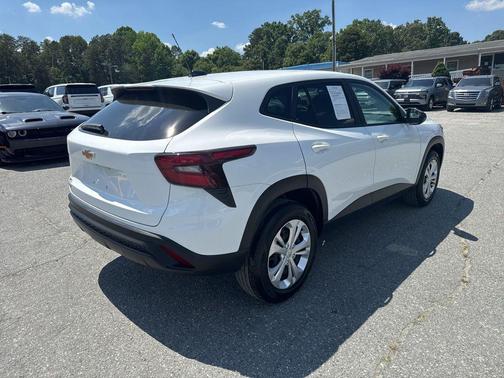 Summit White 2025 Chevrolet Trax LS