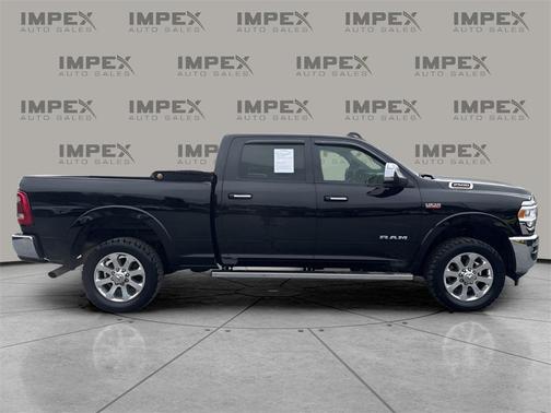 2019 RAM 2500 Laramie Crew Cab 4x4 6'4' Box