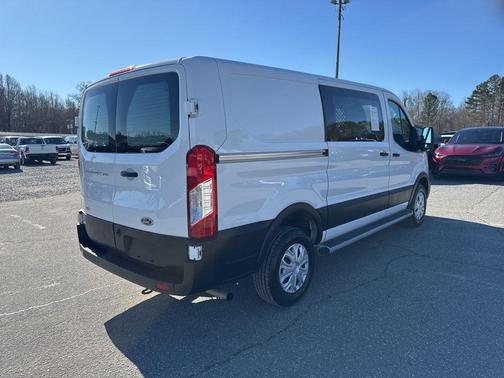 2022 Ford Transit-250 Base