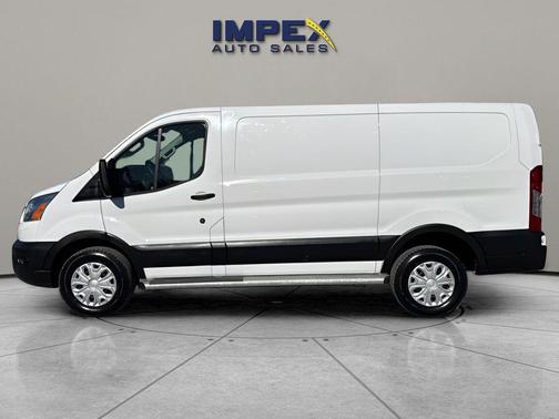 2022 Ford Transit-250 Base