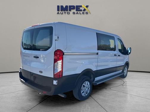 2022 Ford Transit-250 Base