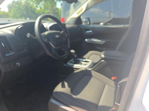 Summit White 2022 Chevrolet Colorado LT