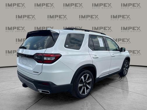 Platinum White Pearl 2025 Honda Pilot Touring 8-Passenger