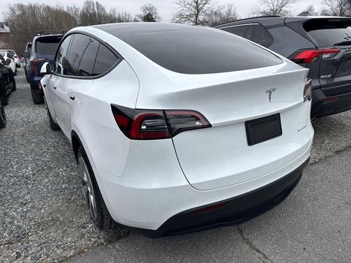 2023 Tesla Model Y Long Range Dual Motor All-Wheel Drive