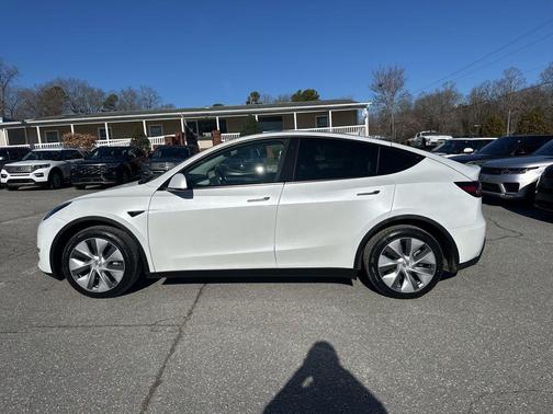 2023 Tesla Model Y Long Range Dual Motor All-Wheel Drive