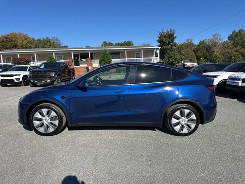 2023 Tesla Model Y RWD