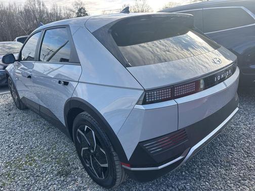 2023 Hyundai IONIQ 5 SE Standard Range