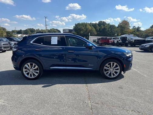 Sapphire Metallic 2022 Buick Envision FWD Avenir