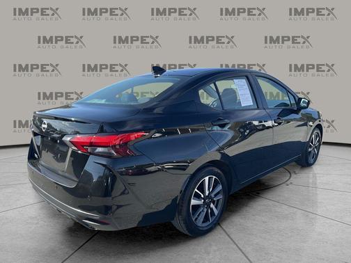 Super Black 2025 Nissan Versa 1.6 SV