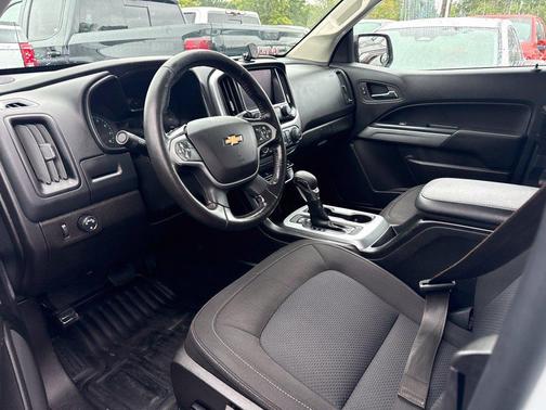 Summit White 2022 Chevrolet Colorado LT