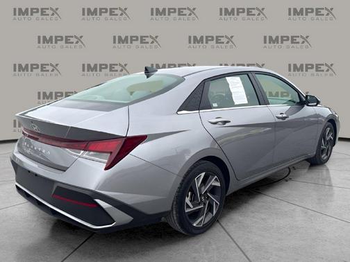 Fluid Metal 2025 Hyundai ELANTRA SEL