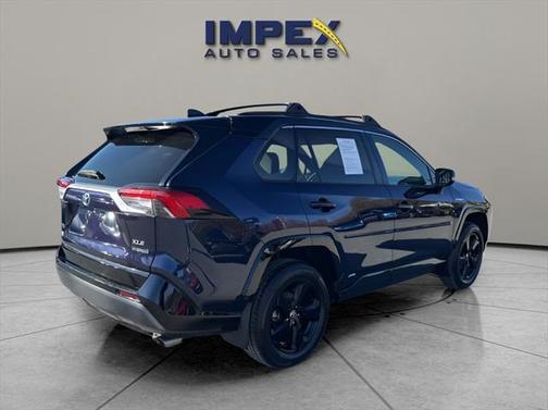 2021 Toyota RAV4 Hybrid SE