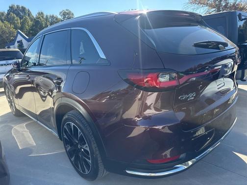 2024 Mazda CX-90 PHEV Premium Plus