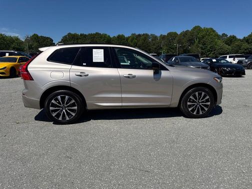 Bright Dusk Metallic 2024 Volvo XC60 B5 Plus Dark Theme