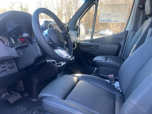 2025 Mercedes-Benz Sprinter 2500 High Roof