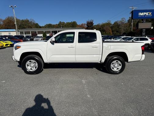 2022 Toyota Tacoma SR