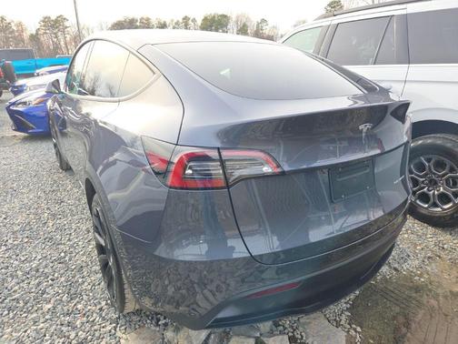 2023 Tesla Model Y Long Range Dual Motor All-Wheel Drive