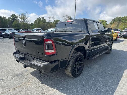 Diamond Black Crystal Pearlcoat 2022 RAM 1500 Laramie