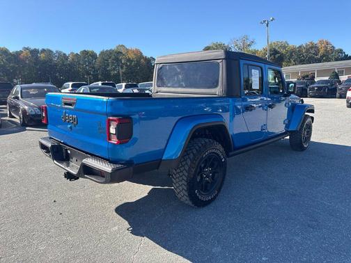 Hydro Blue Pearlcoat 2025 Jeep Gladiator Willys