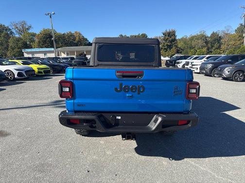 Hydro Blue Pearlcoat 2025 Jeep Gladiator Willys