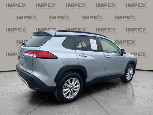2024 Toyota Corolla Cross LE
