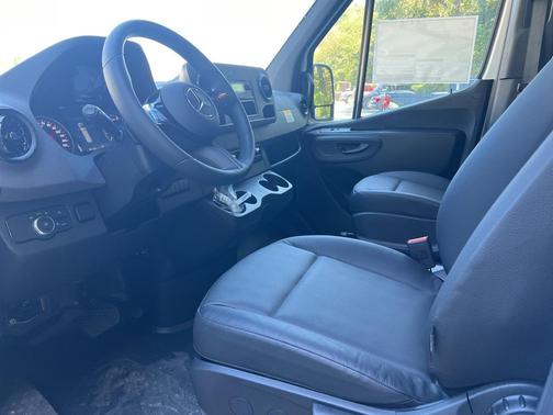 2025 Mercedes-Benz Sprinter 2500 High Roof