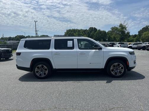 2024 Jeep Wagoneer L Series II 4x2
