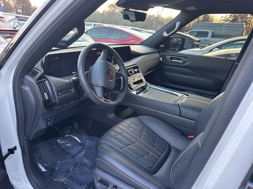 2025 Nissan Armada PRO-4X 4WD