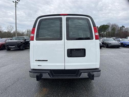 2024 Chevrolet Express 2500 RWD 2500 Regular Wheelbase WT