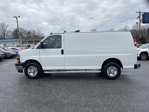 2024 Chevrolet Express 2500 RWD 2500 Regular Wheelbase WT