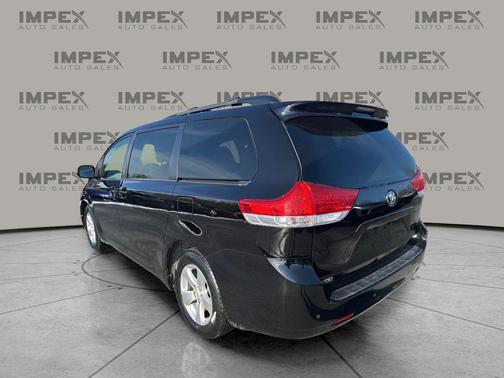 2014 Toyota Sienna LE