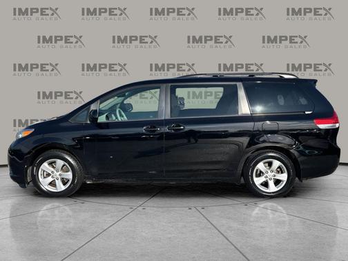 2014 Toyota Sienna LE