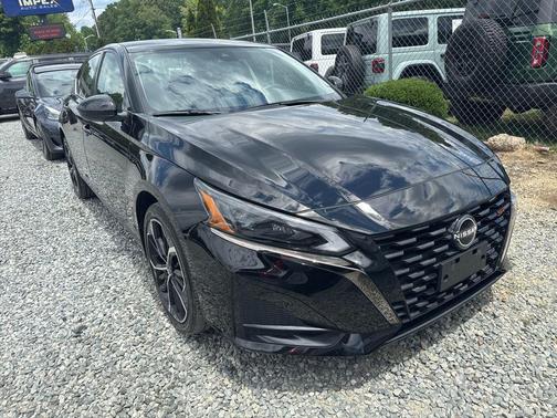 Super Black 2024 Nissan Altima SR Intelligent AWD
