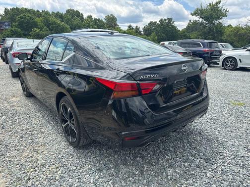 Super Black 2024 Nissan Altima SR Intelligent AWD
