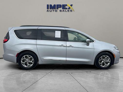 2022 Chrysler Pacifica Limited