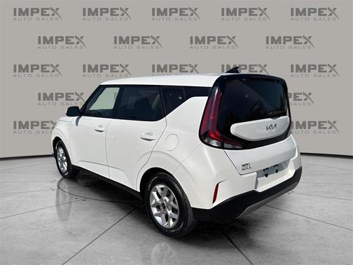 2024 Kia Soul LX