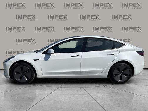 Pearl White Multi-Coat 2023 Tesla Model 3 Standard Range