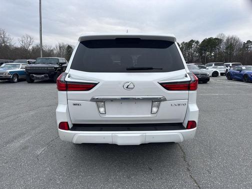 2016 Lexus LX 570 Base