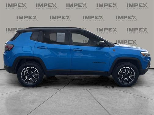 2025 Jeep Compass Trailhawk