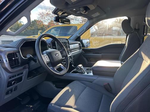 2024 Ford F-150 Lightning XLT