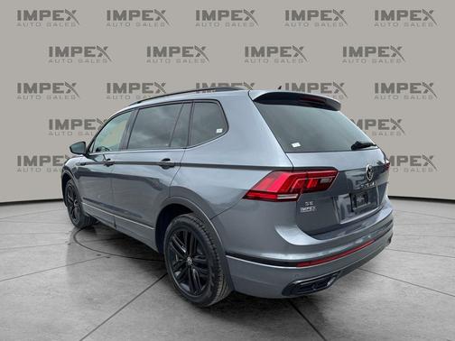 Platinum Gray Metallic 2022 Volkswagen Tiguan 2.0T SE R-Line Black 4MOTION