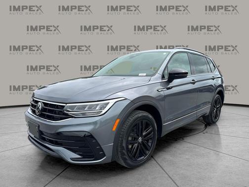 Platinum Gray Metallic 2022 Volkswagen Tiguan 2.0T SE R-Line Black 4MOTION