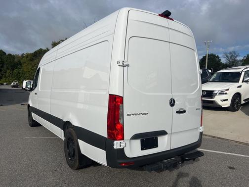 2025 Mercedes-Benz Sprinter 2500 High Roof