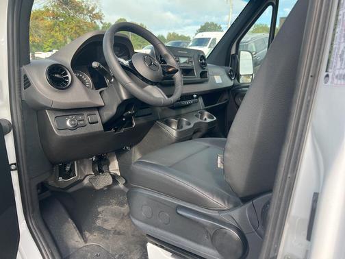 2025 Mercedes-Benz Sprinter 2500 High Roof