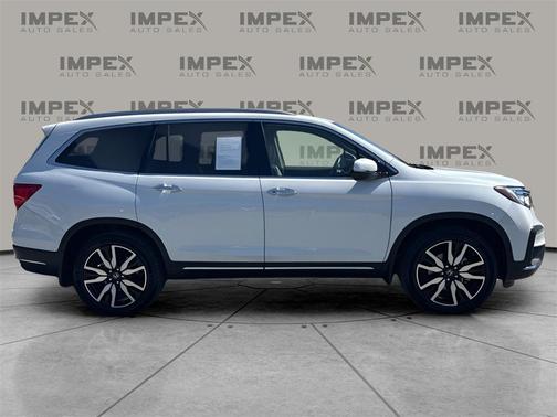 2022 Honda Pilot Touring 8-Passenger