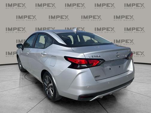 Brilliant Silver Metallic 2025 Nissan Versa 1.6 SV